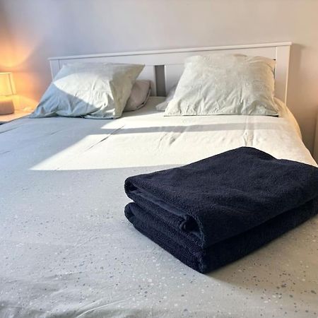 Appartement Confort Avec Balcon - Champigny Exteriör bild