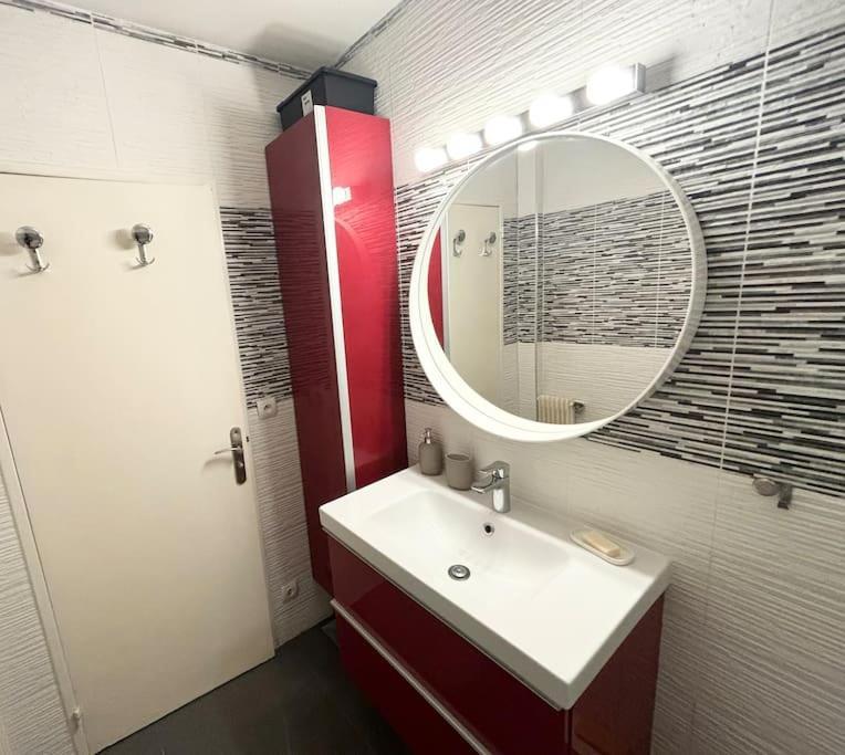 Appartement Confort Avec Balcon - Champigny Exteriör bild