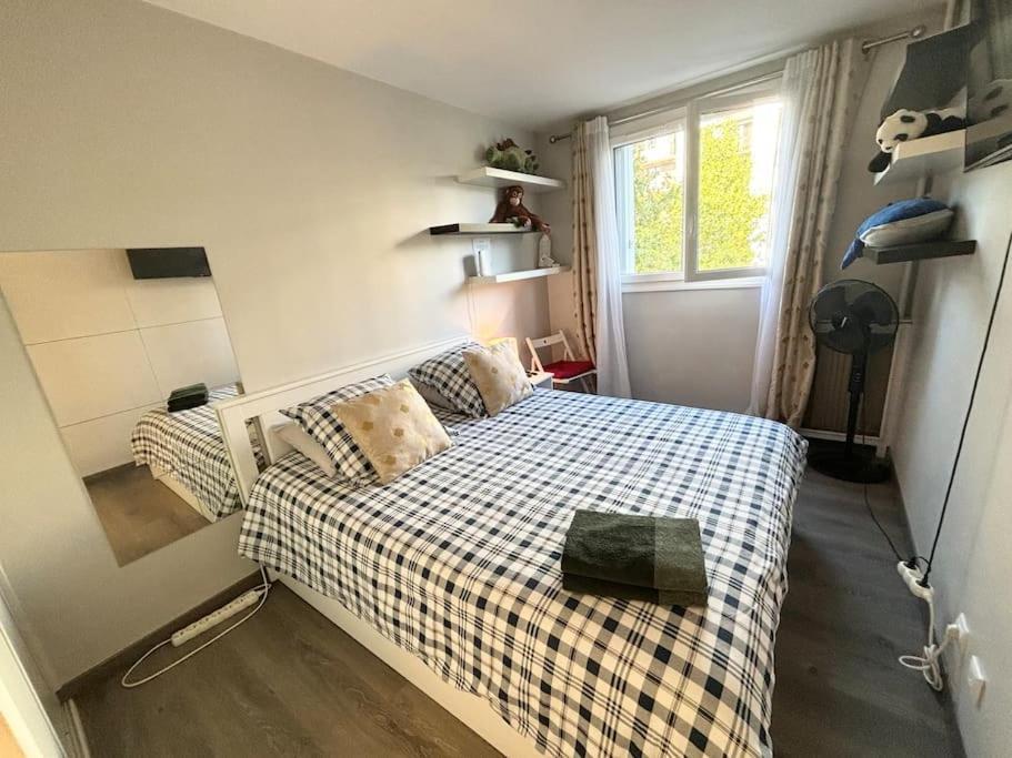 Appartement Confort Avec Balcon - Champigny Exteriör bild