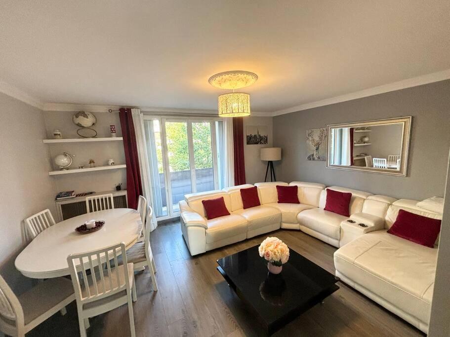 Appartement Confort Avec Balcon - Champigny Exteriör bild