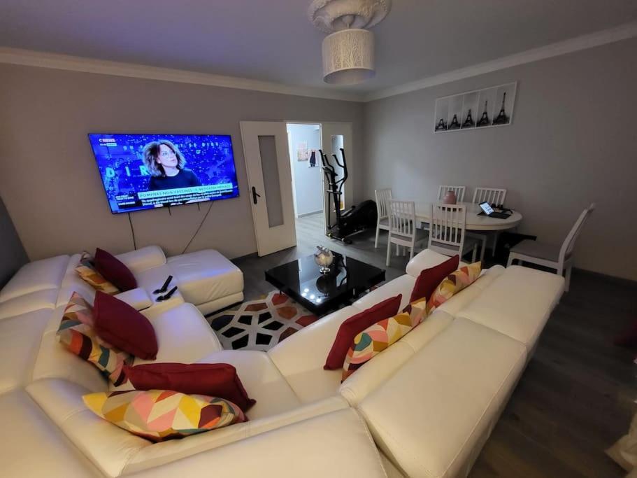 Appartement Confort Avec Balcon - Champigny Exteriör bild
